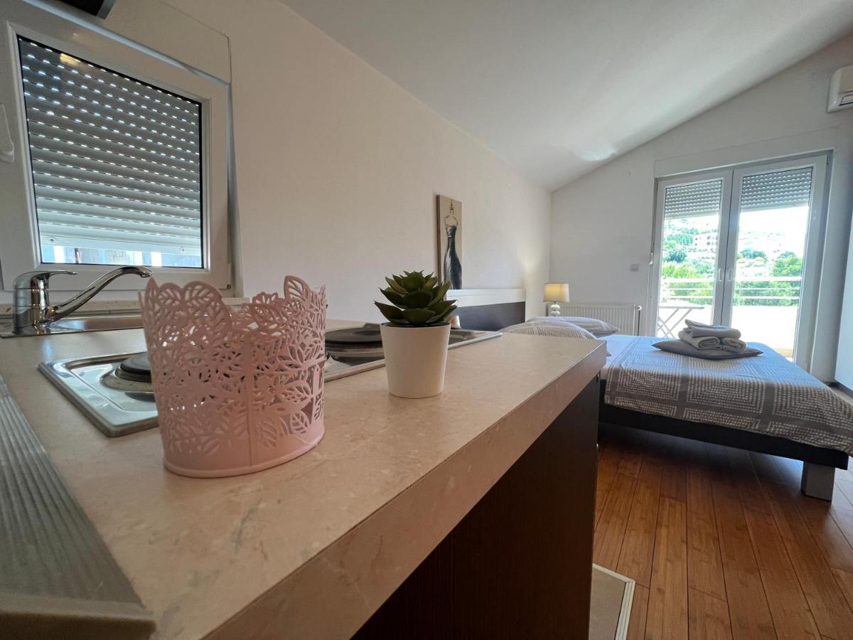 Apartments San Monte Podstrana Bagian luar foto