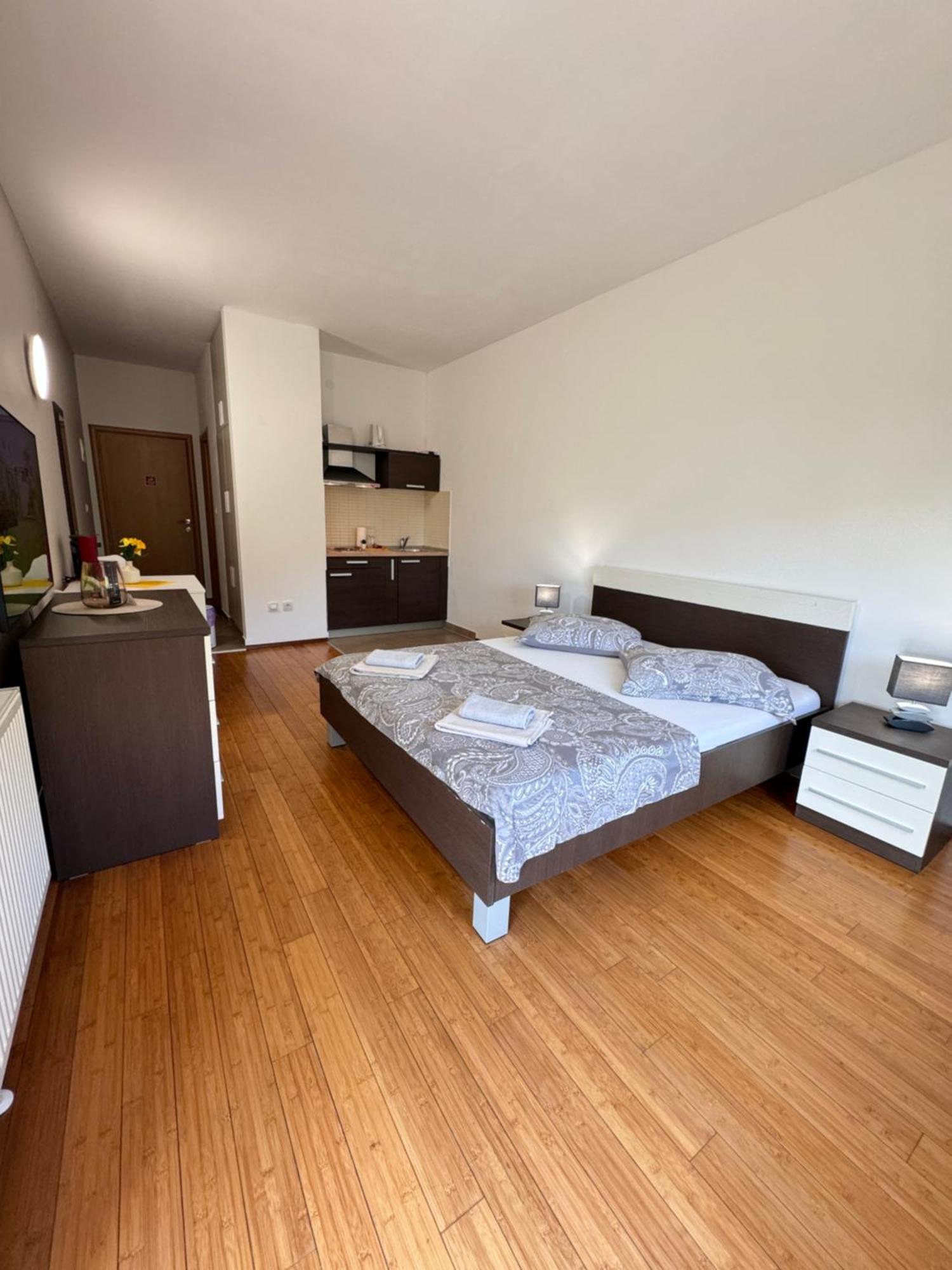 Apartments San Monte Podstrana Bagian luar foto