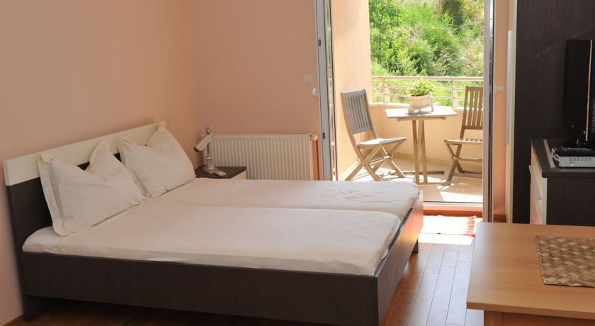 Apartments San Monte Podstrana Bagian luar foto